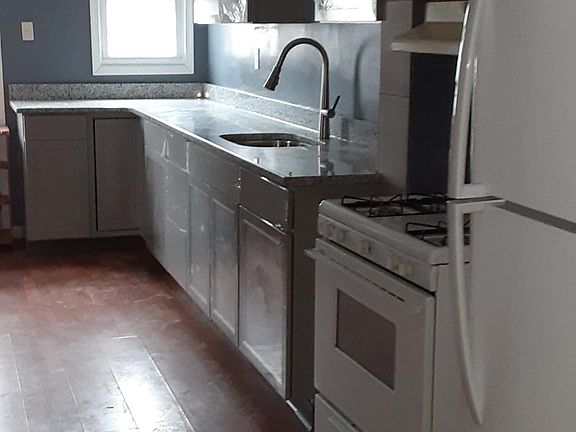 4th image of 43 S Thomas Ave #2