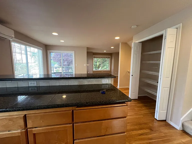 2645 B NW #57 — Photo 14