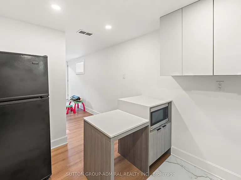 3 Hartland Rd #BASEMENT — Photo 11