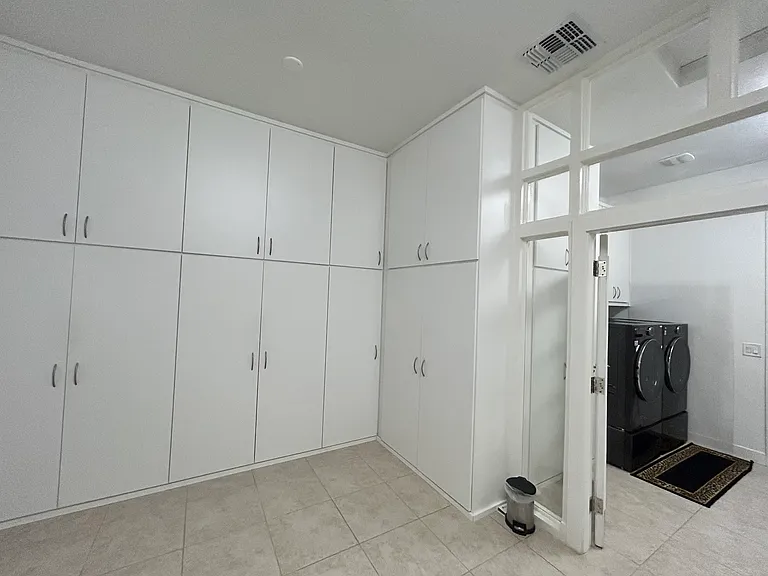 Additional Room with plenty of Storage Cabinets (Storage #5)