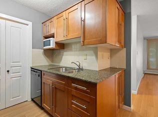 6400 E Coach Hill Rd SW #412, Calgary, AB T3H1B8