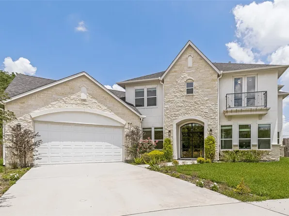 8002 N Circle Dr, Houston, TX 77071