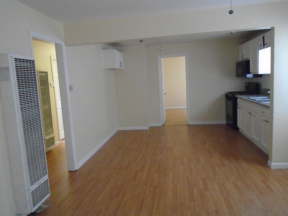 5th image of 1124 E 84th Pl