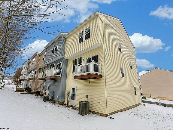 5th image of 112 Woodside Dr