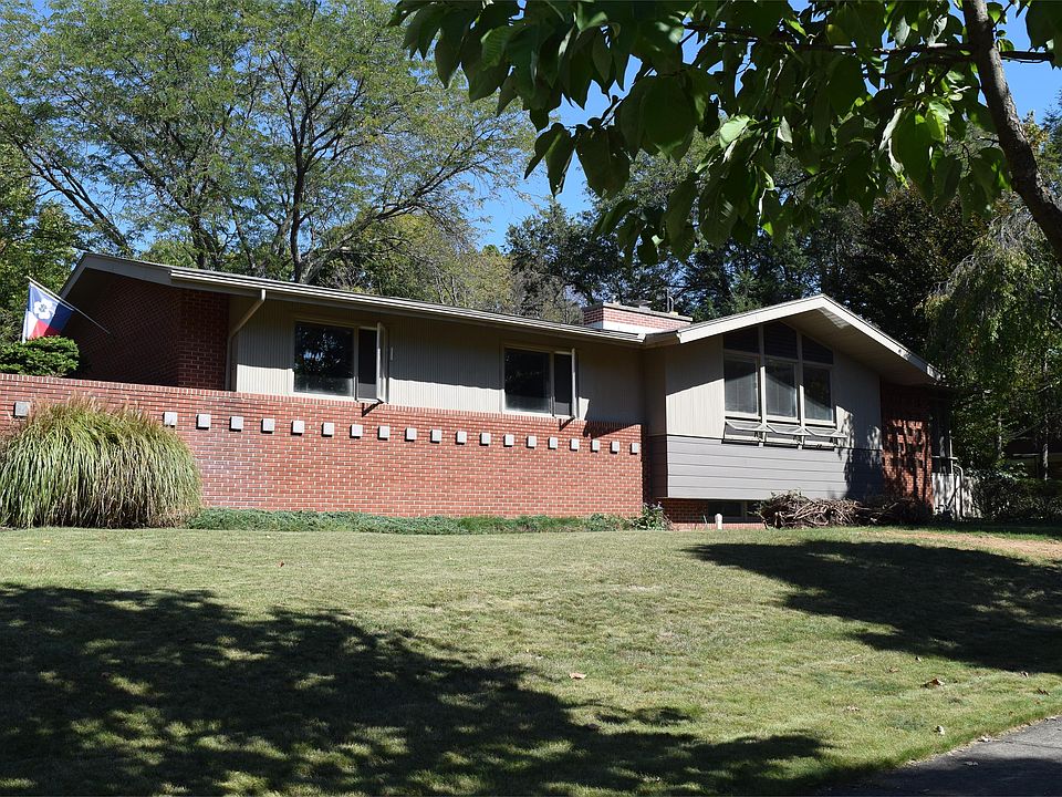 1st image of 301 Homan Ave