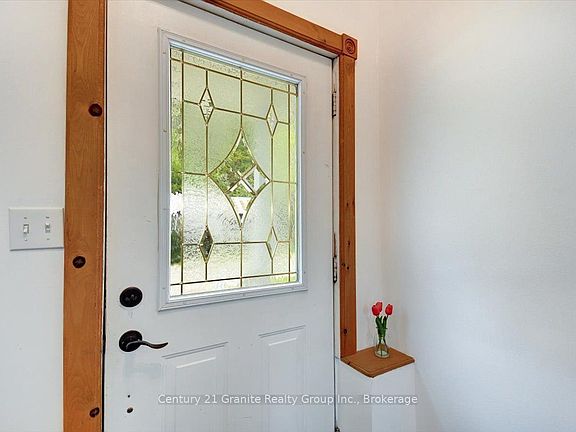 3rd image of 66 Hastings St S