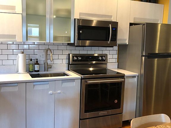 3rd image of 2805 Shenandoah Ave #A