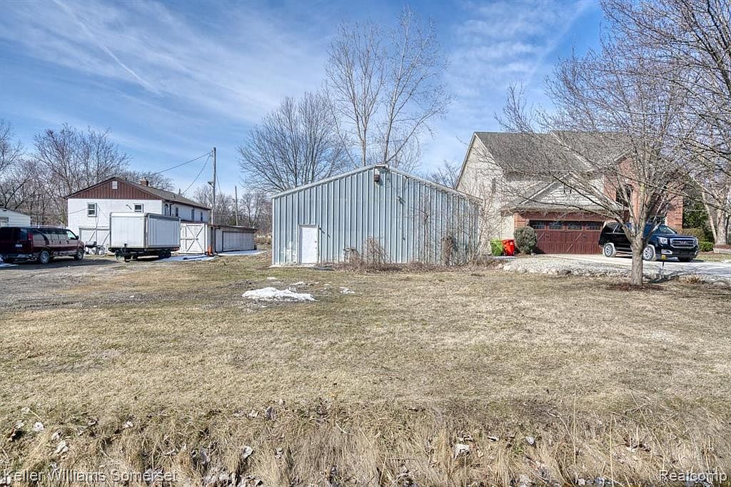 39215 Willowmere St, Harrison Township, MI 48045 MLS 20230018797