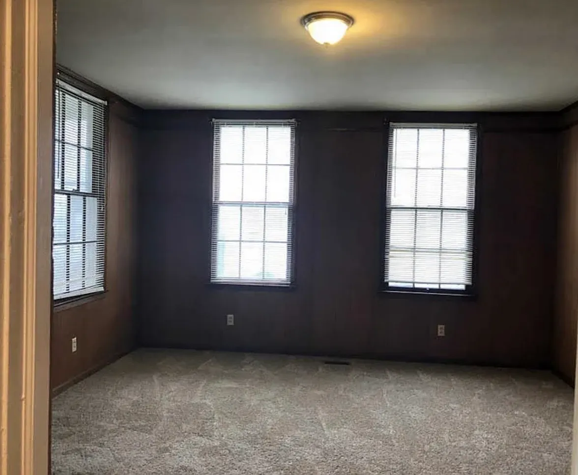 5 bed, 1701 sqft, $3,750 — Photo 2