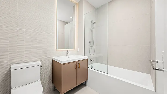 Bathroom, photo 2