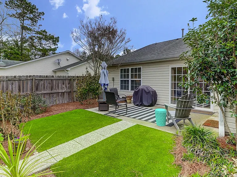 1691 Dexter Ln — Photo 18
