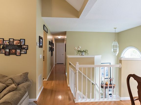 4th image of 7021 Surrey Dr