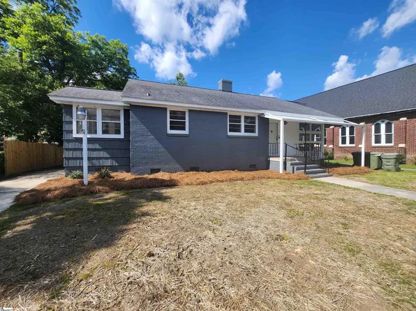 203 Hampton Ave, Clinton, SC 29325