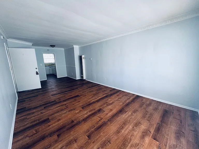 1641 N Hobart Blvd — Photo 4