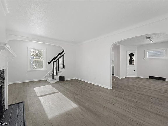 5th image of 3406 Henderson Rd
