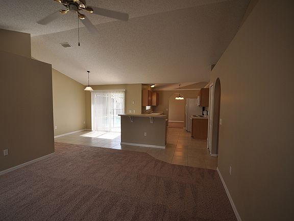 4th image of 1034 Autumn Leaf Dr