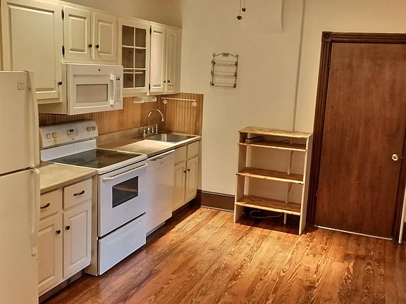 4th image of 371 1st Ave
