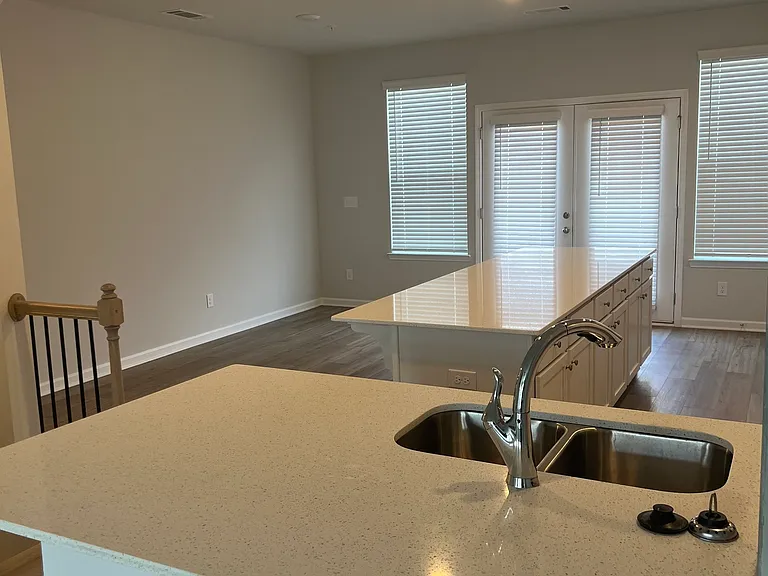 225 Cobalt Dr — Photo 5