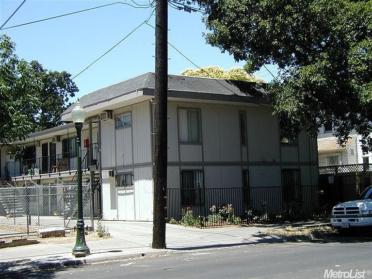 1st image of 725 N San Joaquin St