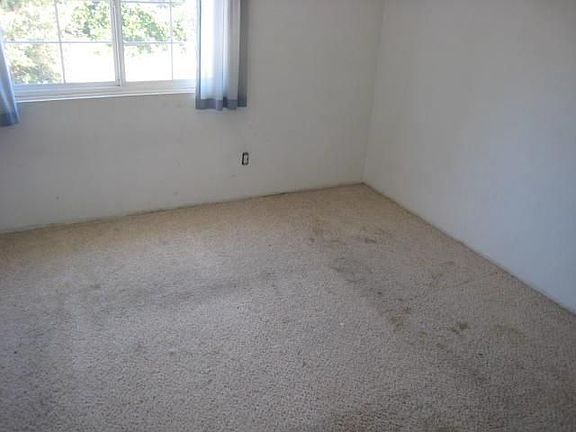5th image of 13827 Avenida Del Charro
