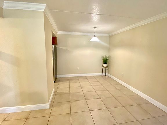 4th image of 5221 Bayshore Blvd APT 5