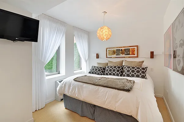 Sold by Corcoran | media 17