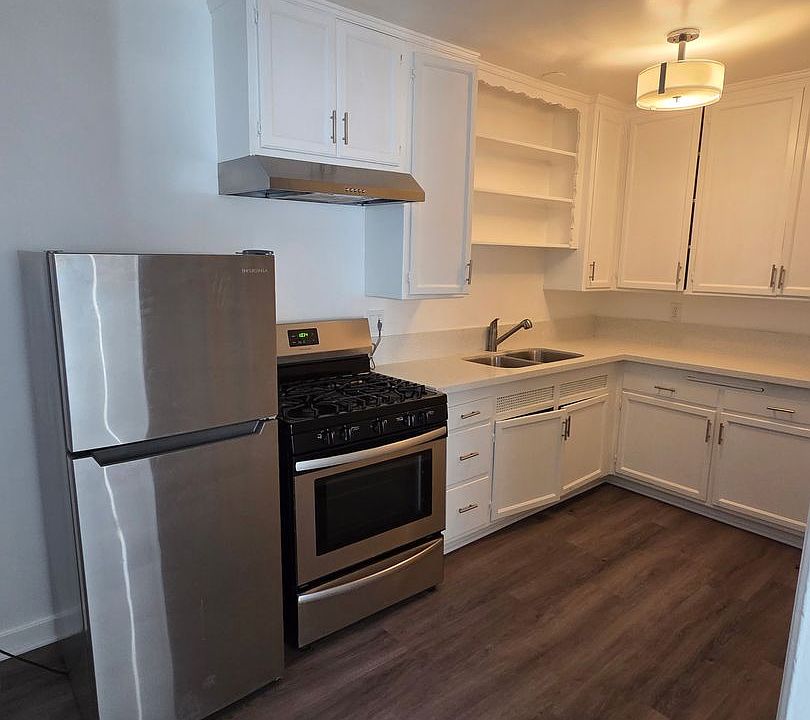 1st image of 1646 N Harvard Blvd APT 2