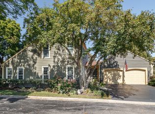 8 The Court Of Charlwood, Northbrook, IL
