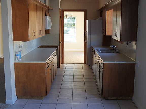 Kitchen to dining room