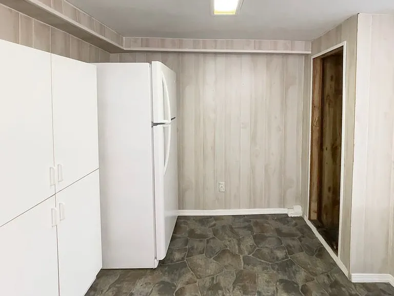 210 S Nichols Ave — Photo 30