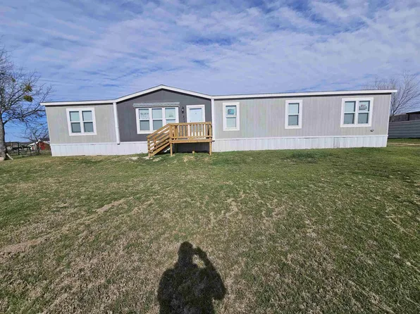 811 NE Front St, Millsap, TX 76066