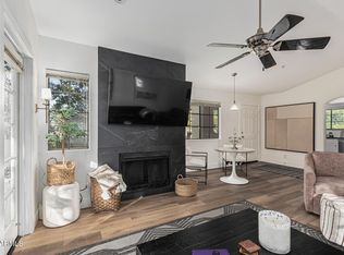 6885 E Cochise Rd APT 201, Paradise Valley, AZ 85253