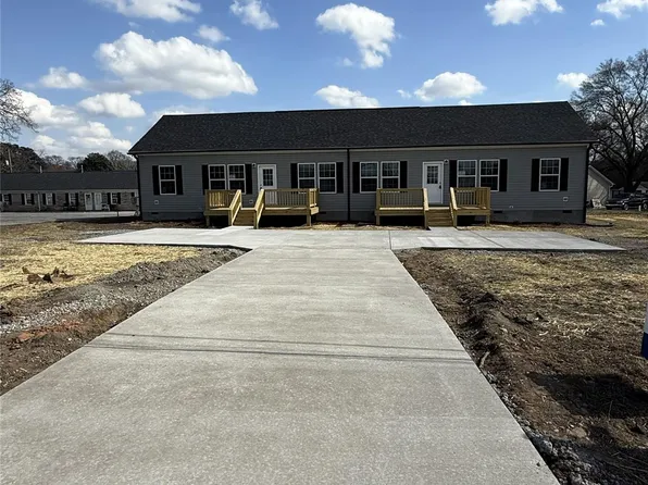 1009 E Airline St, Gastonia, NC 28054