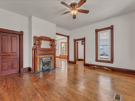 4th image of 1192 SW Fillmore St