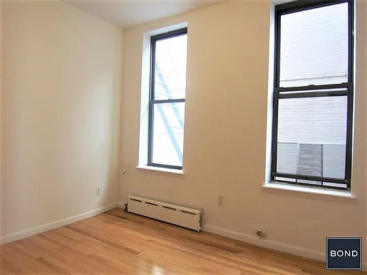 Rented by Bond New York | media 13