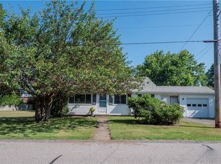 11 Murphy Cir, Middletown, RI 02842