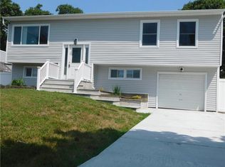 489 Hawkins Rd, Selden, NY 11784