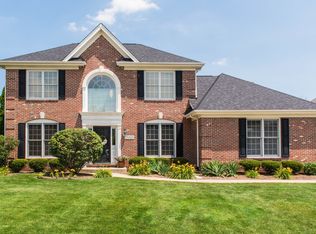 1N525 Turnberry Ln, Winfield, IL 60190