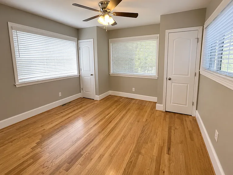 319 W Martintown Rd — Photo 9