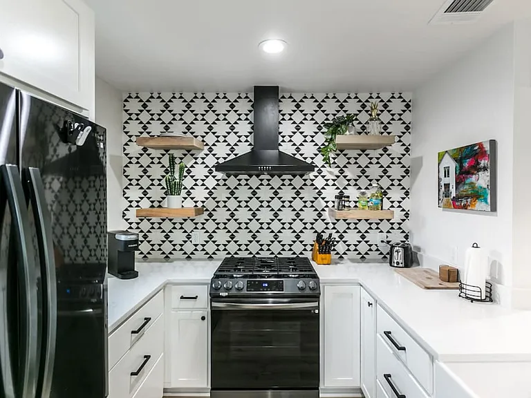 Reicher Dr — Photo 9