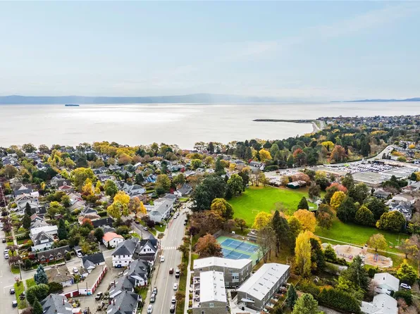 1720 Fairfield Rd #105, Victoria, BC V8S 1G3