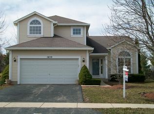 1650 Vineyard Dr, Gurnee, IL 60031