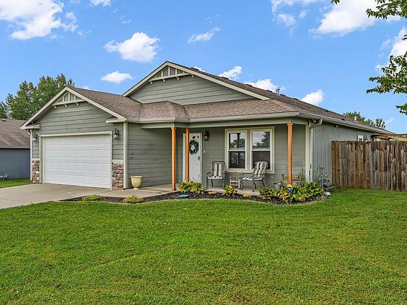 3rd image of 2221 SE Shiloh Ridge Ln