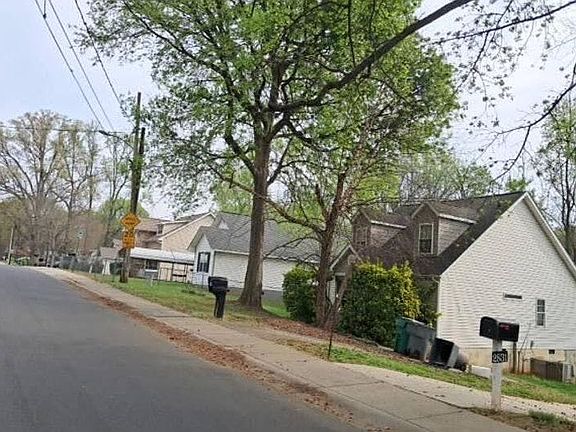 3rd image of 2825 Mayfair Ave