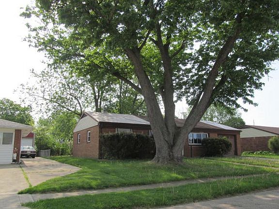 2nd image of 415 Brentwood Ave