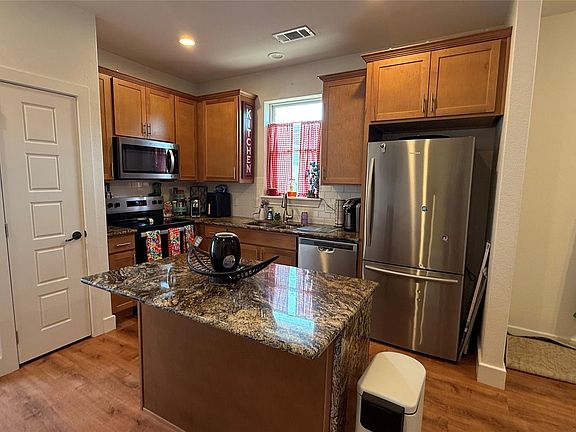 5th image of 2415 Ridgeview