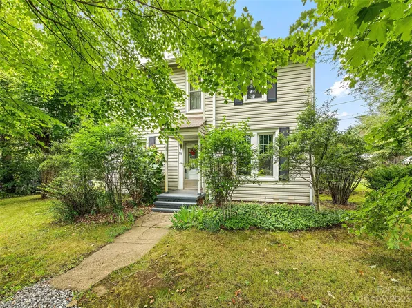 716 Pisgah Dr, Canton, NC 28716