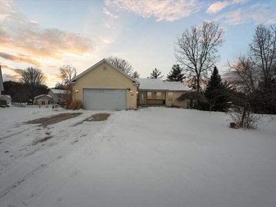 878 White Willow Ct, Howell, MI, 48843