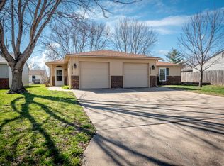 2315 Butternut Ln, Manhattan, KS 66502