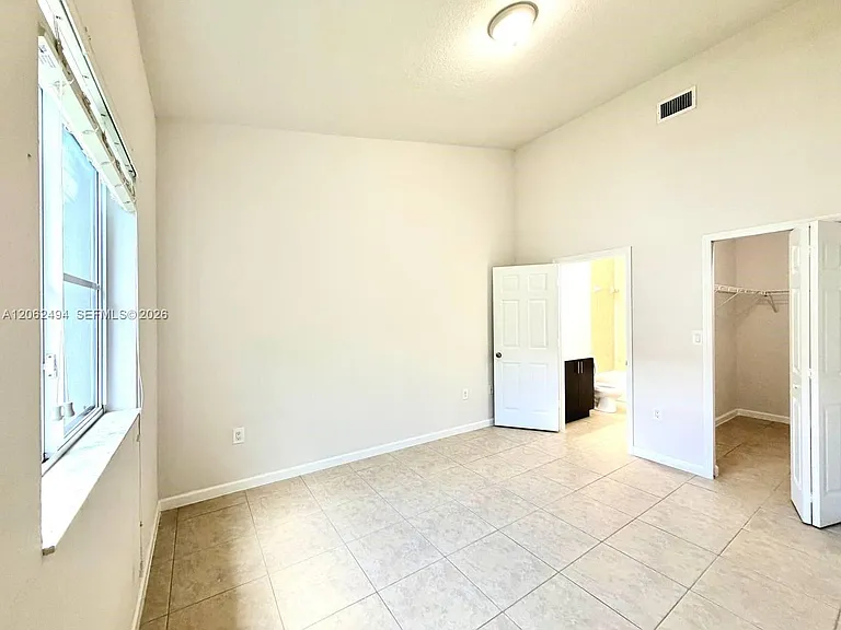 3431 W 80th St #202 — Photo 15
